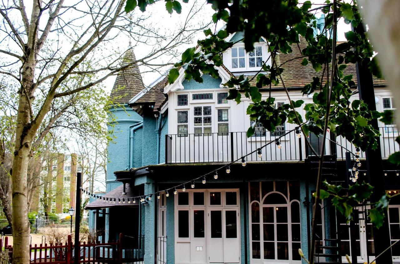 Brewhouse And Kitchen Hotel เวอร์ทิง ภายนอก รูปภาพ